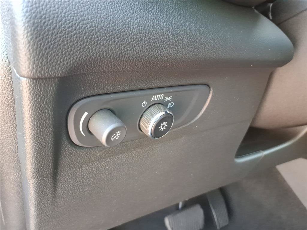 Certified 2023 Buick Envision Essence FWD image 22