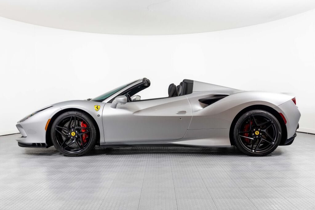 Used 2022 Ferrari F8 Tributo RWD image 11