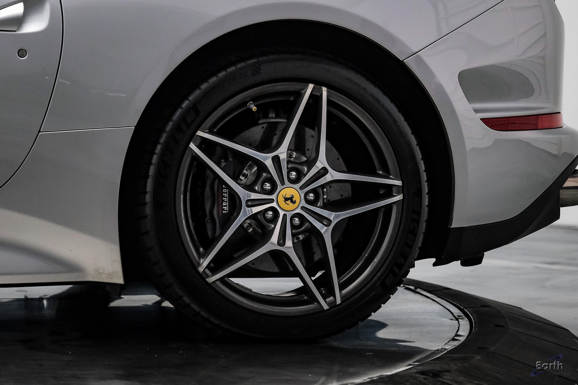 Used 2016 Ferrari California T image 73