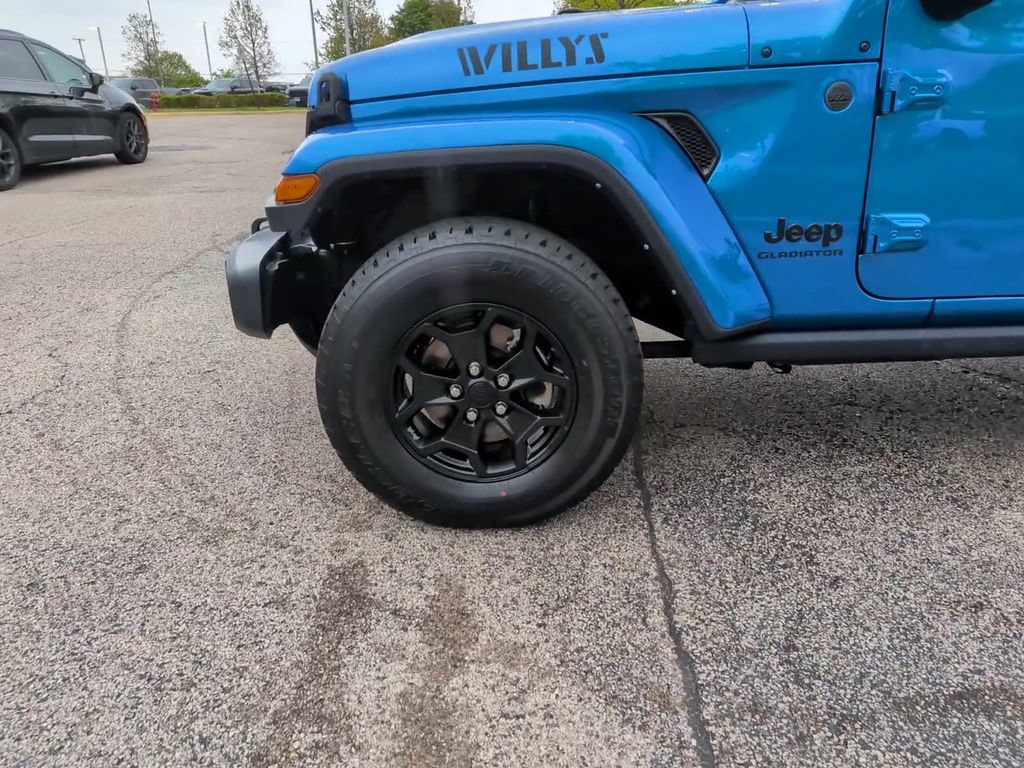 Used 2022 Jeep Gladiator Sport AWD/4WD image 16