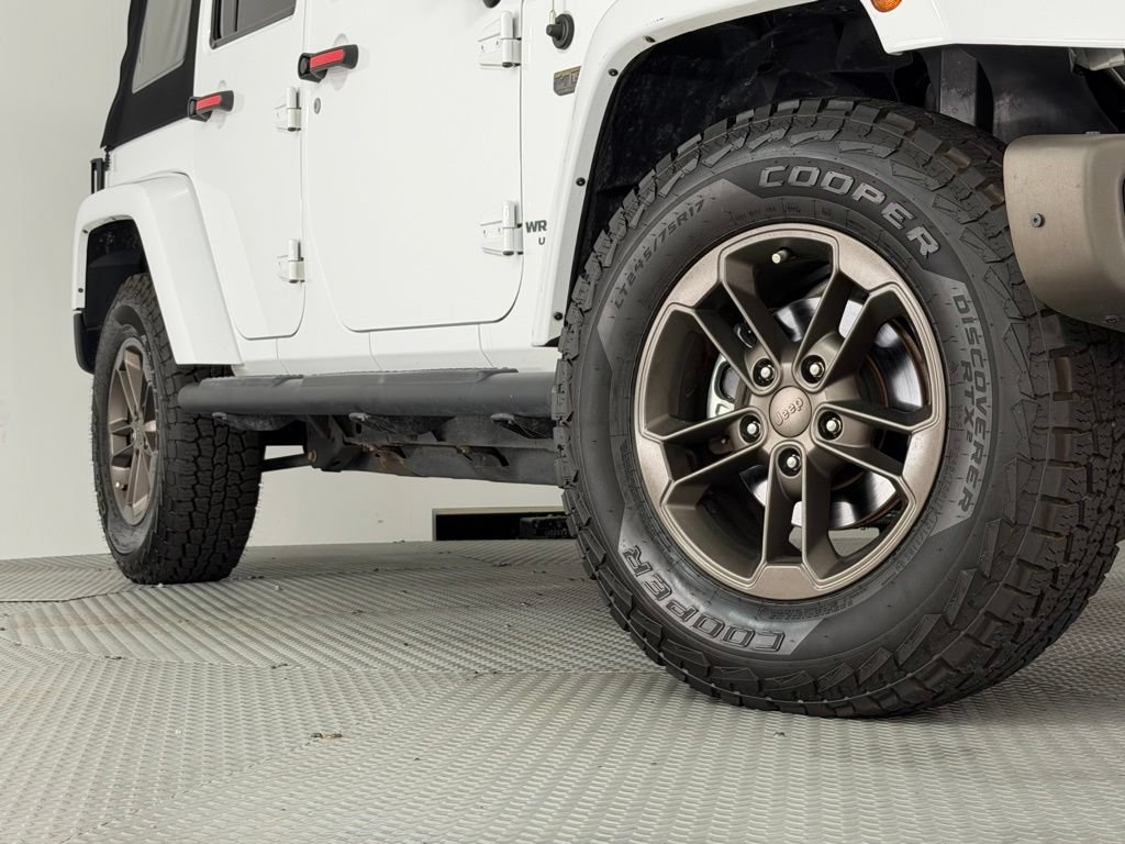 Used 2017 Jeep Wrangler Unlimited Sahara AWD/4WD image 17