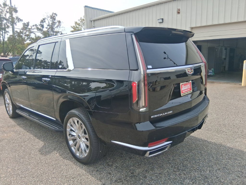 Used 2023 Cadillac Escalade ESV Premium Luxury AWD/4WD image 7