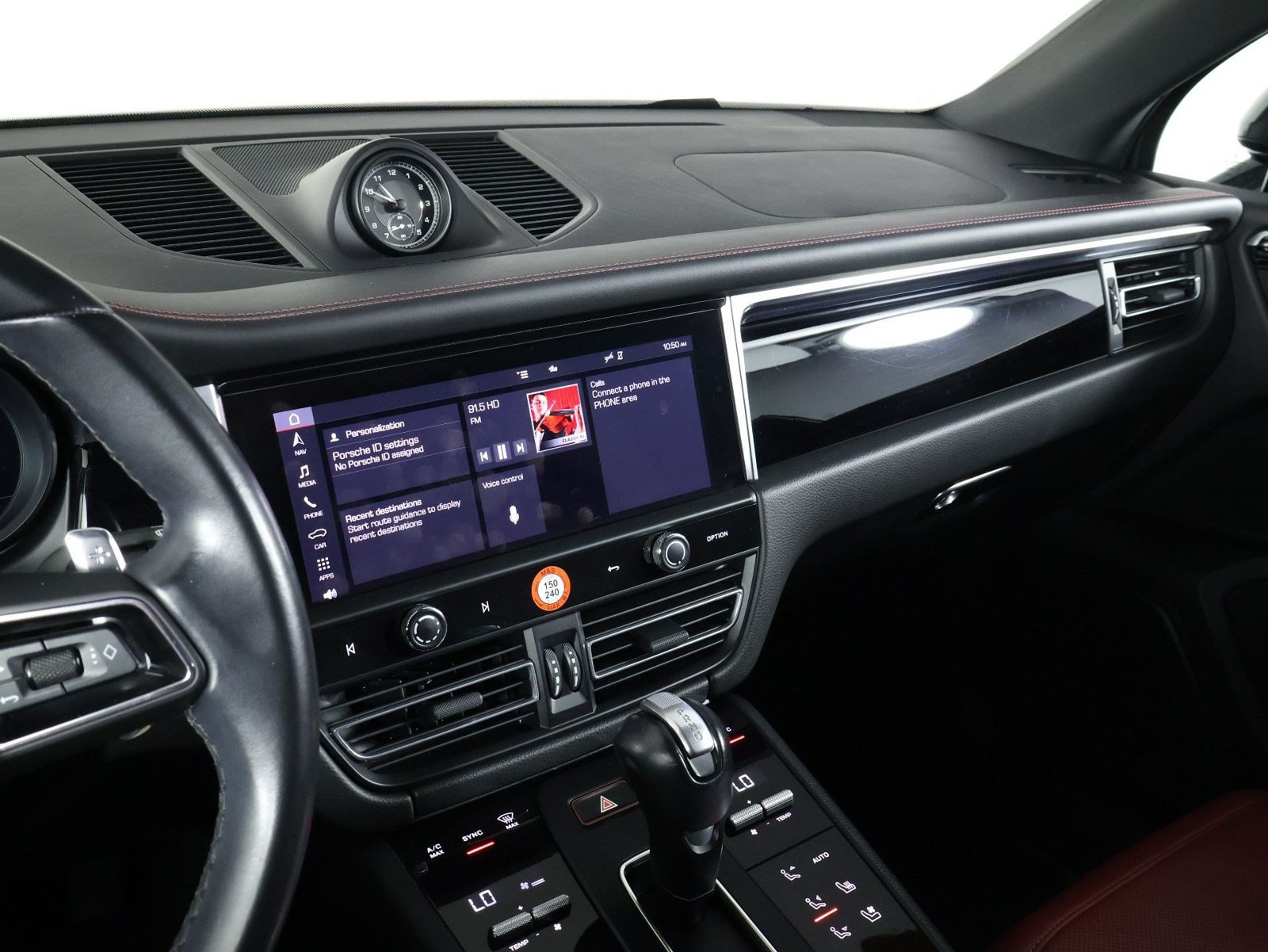 Certified 2023 Porsche Macan AWD/4WD image 13