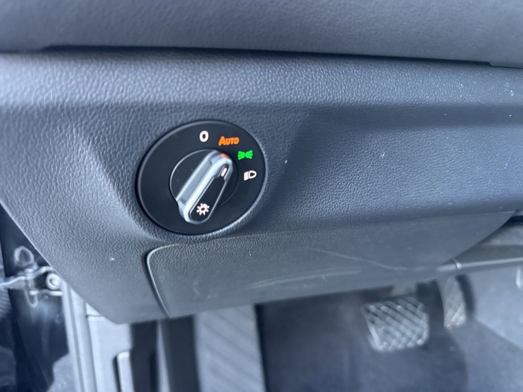 Certified 2025 Volkswagen Jetta S FWD image 16
