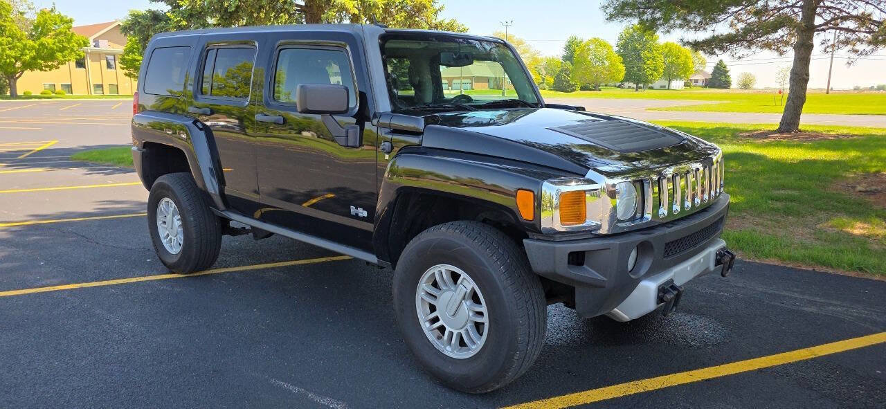 Used 2009 HUMMER H3 Luxury AWD/4WD image 2