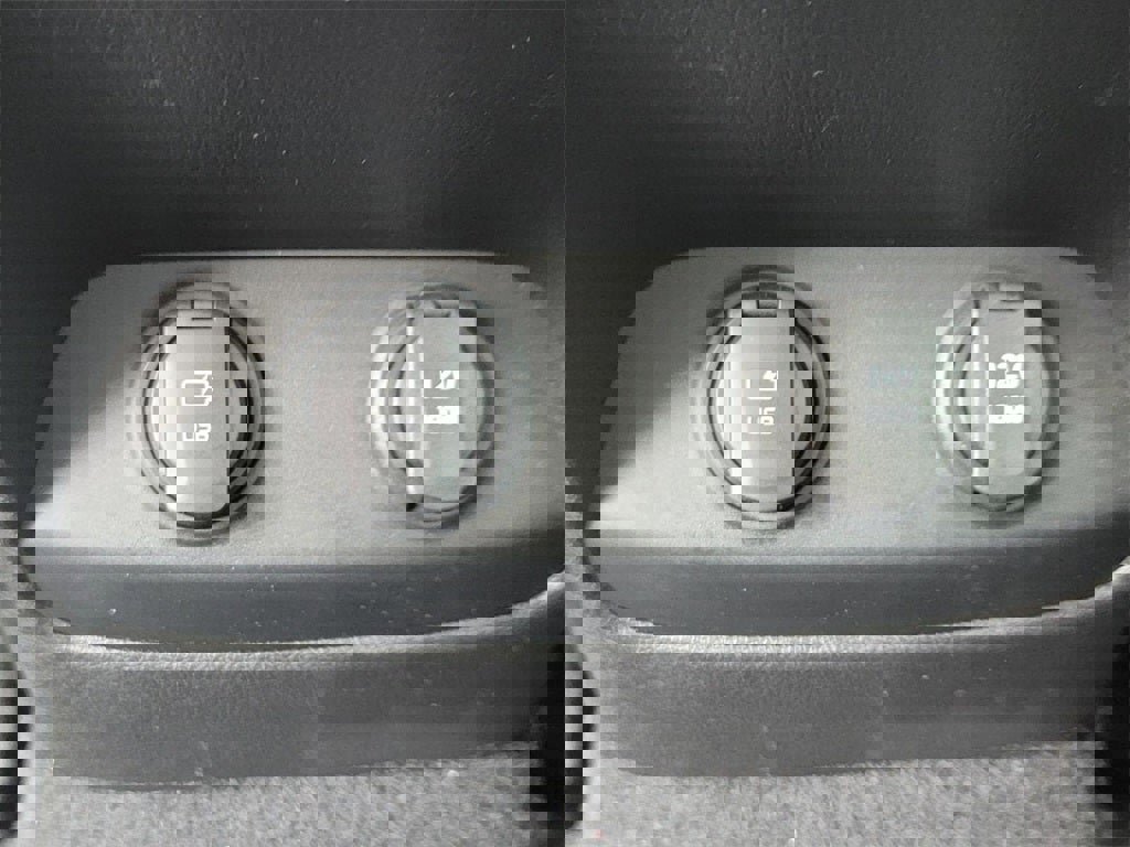 Used 2019 Kia Sorento LX w/ LX Convenience Package image 28