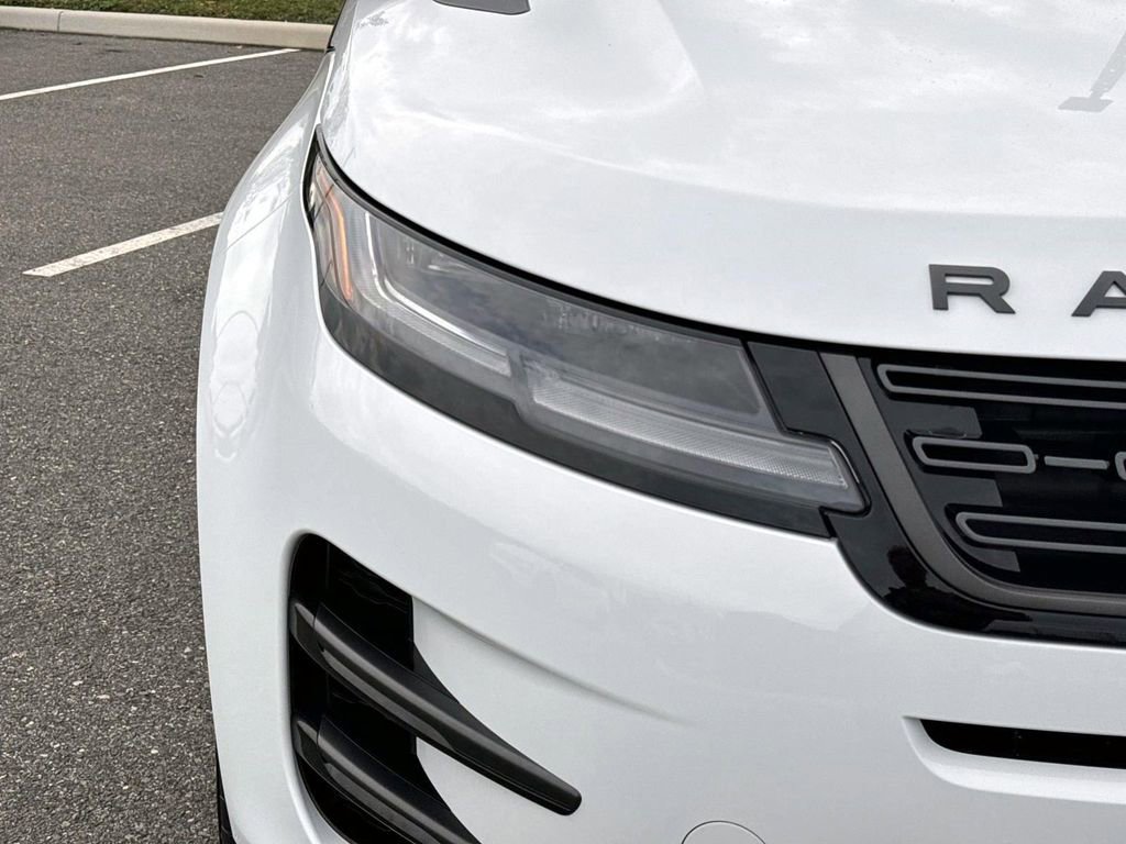 New 2026 Land Rover Range Rover Evoque Dynamic SE AWD/4WD image 9
