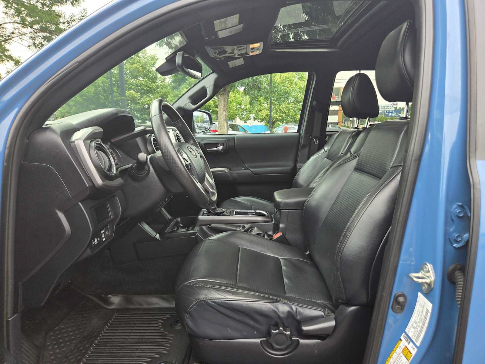 Used 2019 Toyota Tacoma TRD Off-Road AWD/4WD image 22