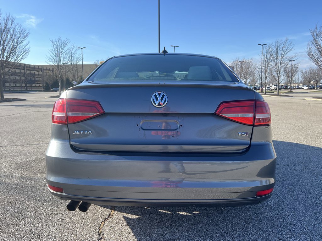 Used 2015 Volkswagen Jetta Sport image 4