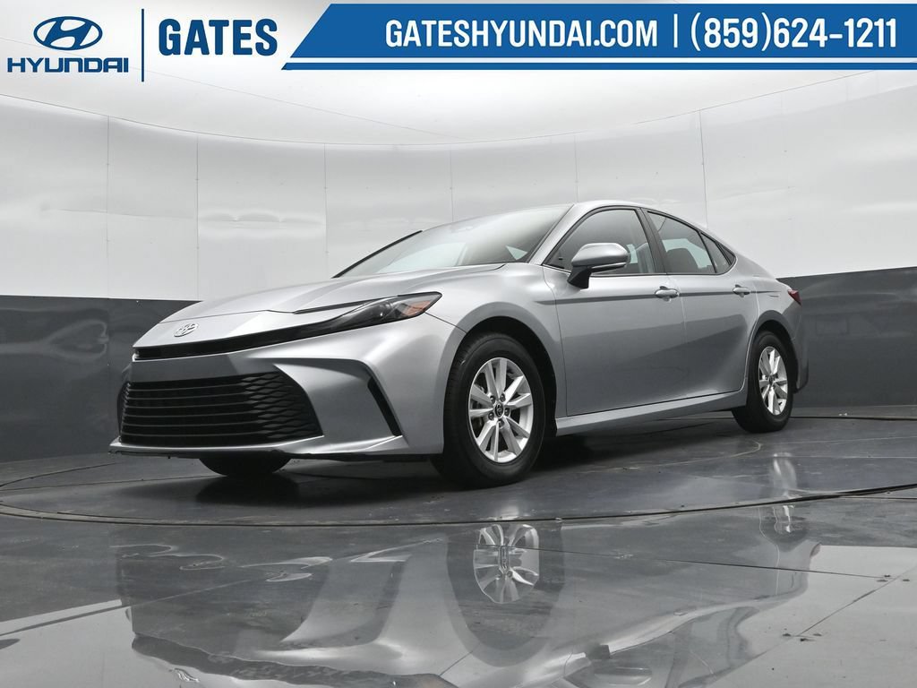 Used 2025 Toyota Camry LE FWD image 41