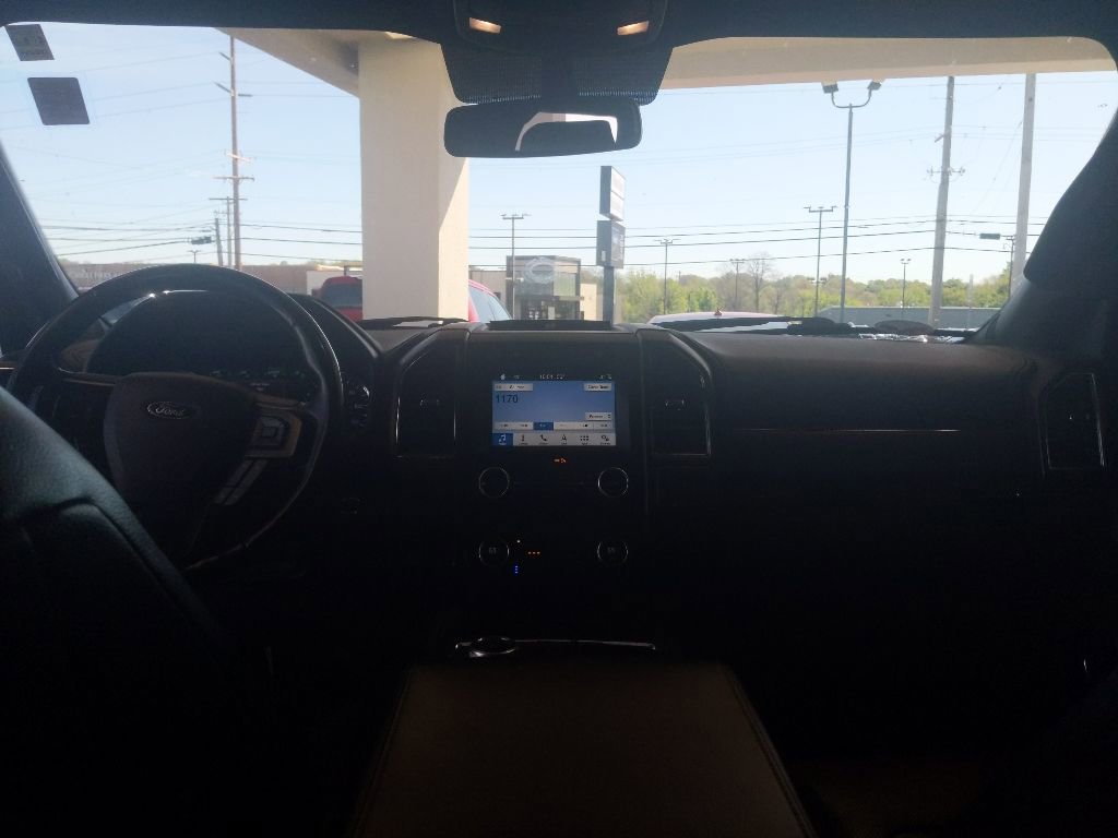 Used 2018 Ford Expedition Limited AWD/4WD image 16
