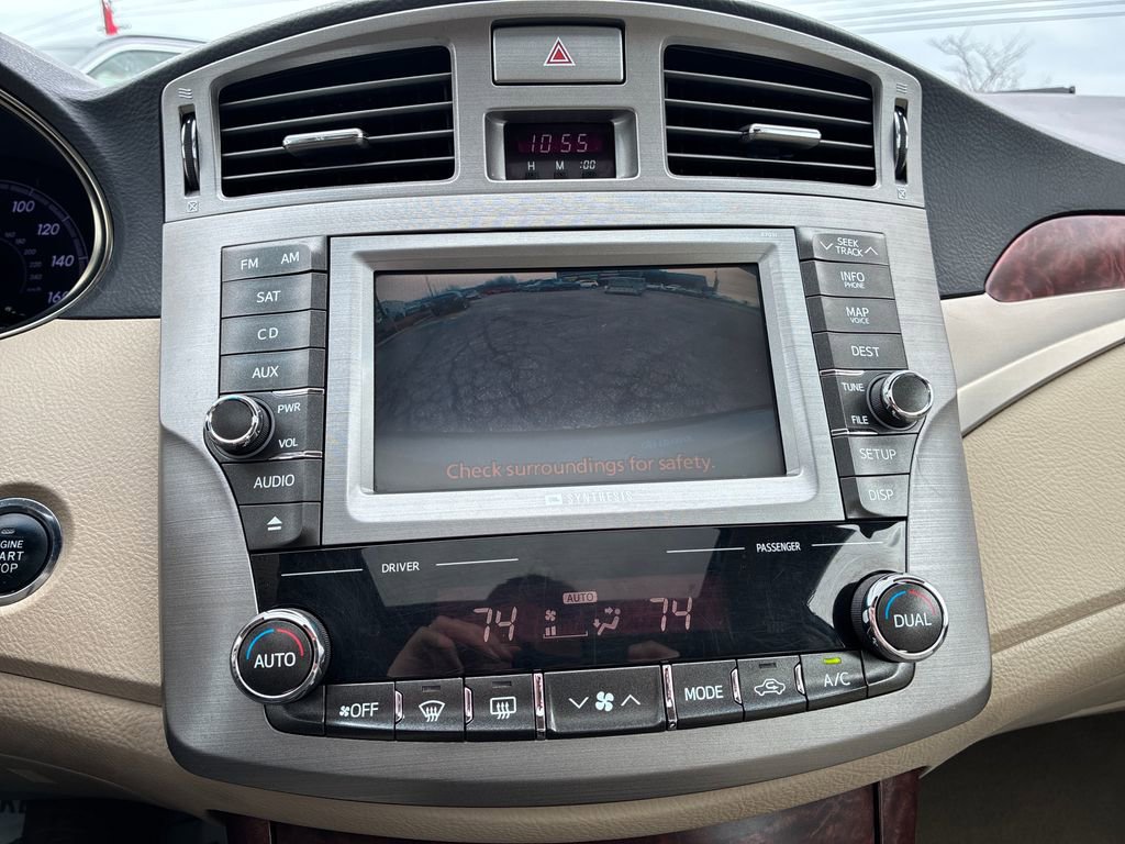 Used 2011 Toyota Avalon Limited image 27