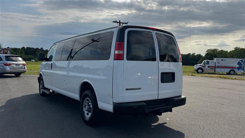 Used 2017 Chevrolet Express 3500 LS RWD image 12