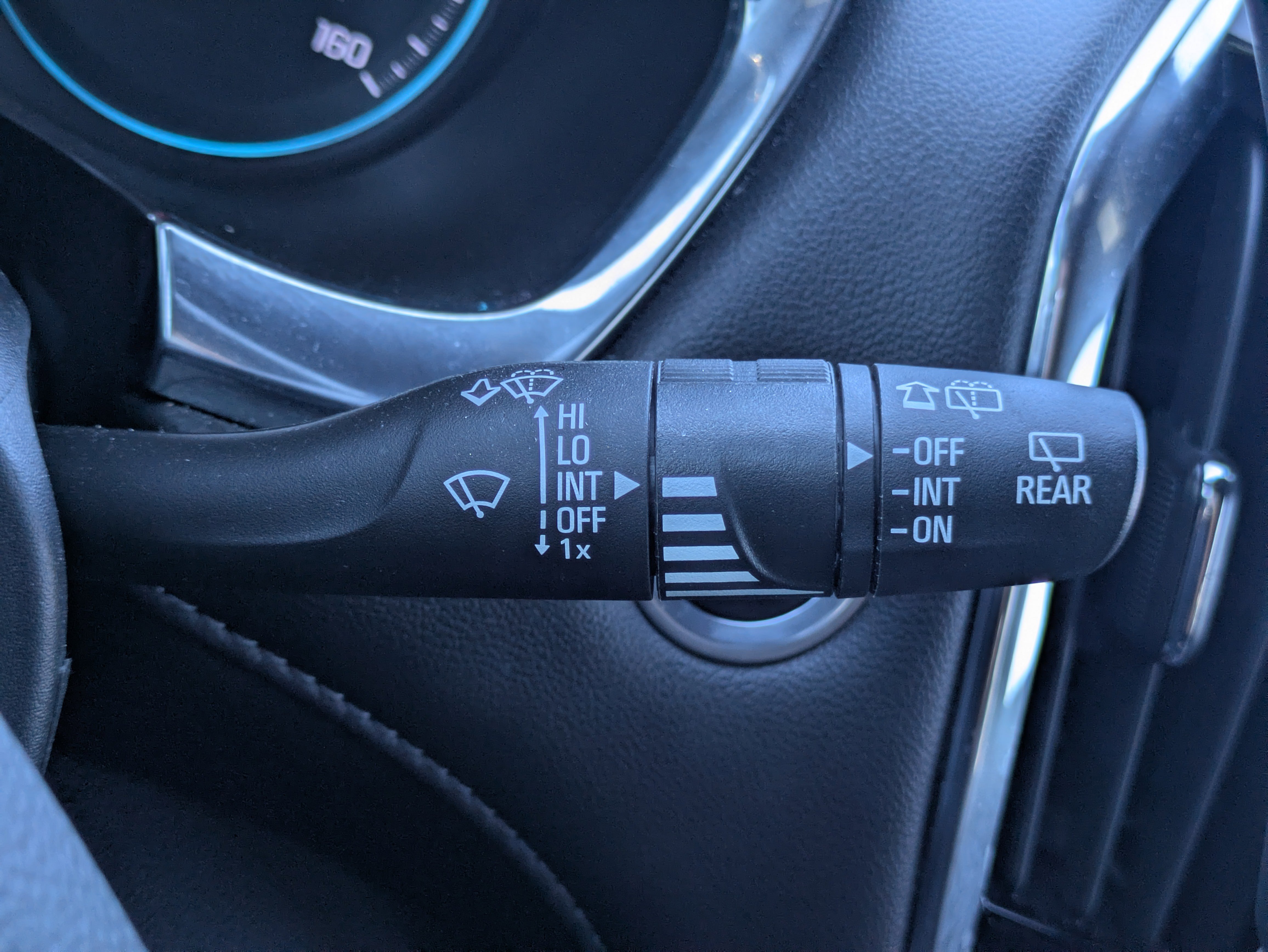 Used 2023 Chevrolet Traverse LT FWD image 21