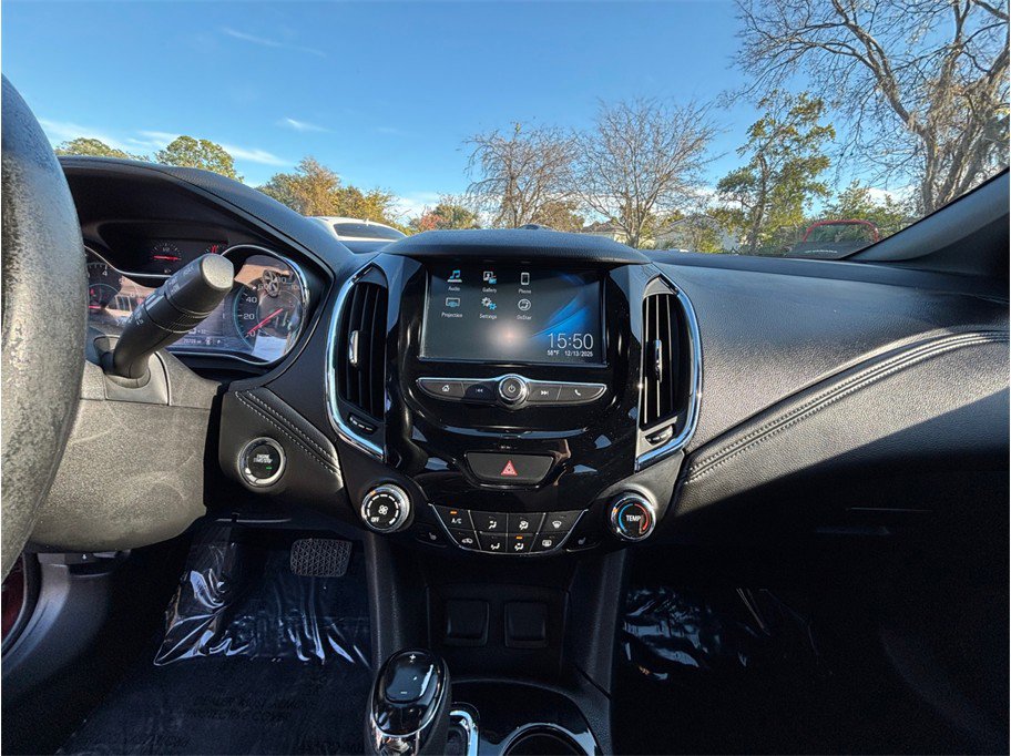 Used 2018 Chevrolet Cruze Premier w/ RS Package image 11