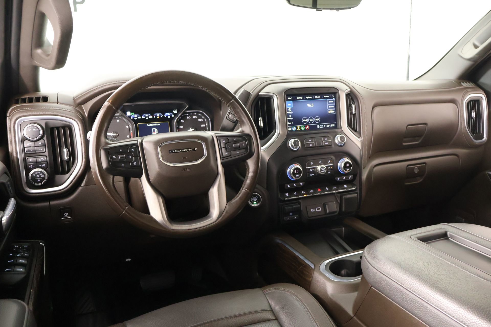 Used 2021 GMC Sierra 3500 Denali w/ Denali Ultimate Package AWD/4WD image 2