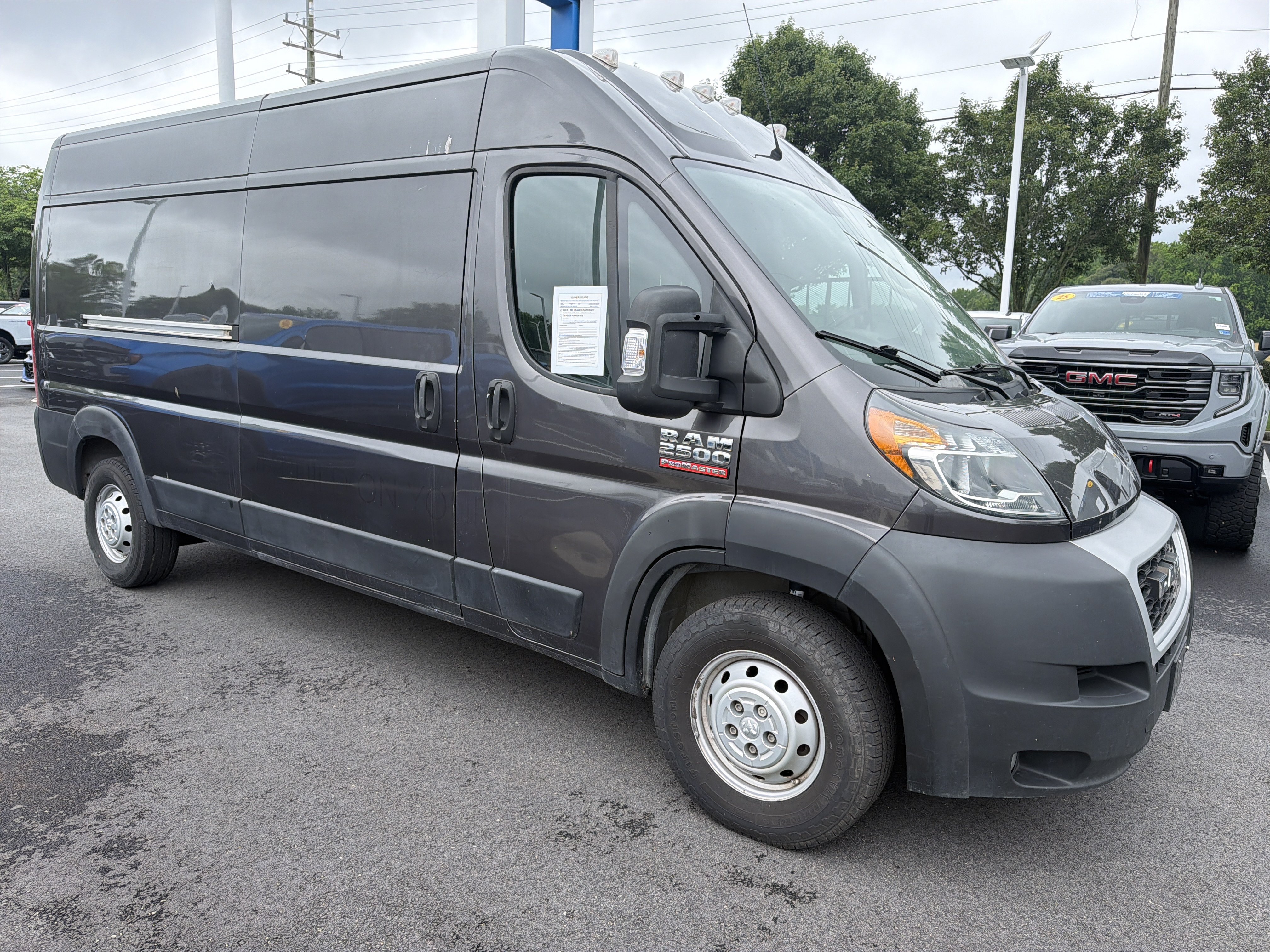Used 2021 RAM ProMaster 2500 w/ Convenience Group FWD image 2