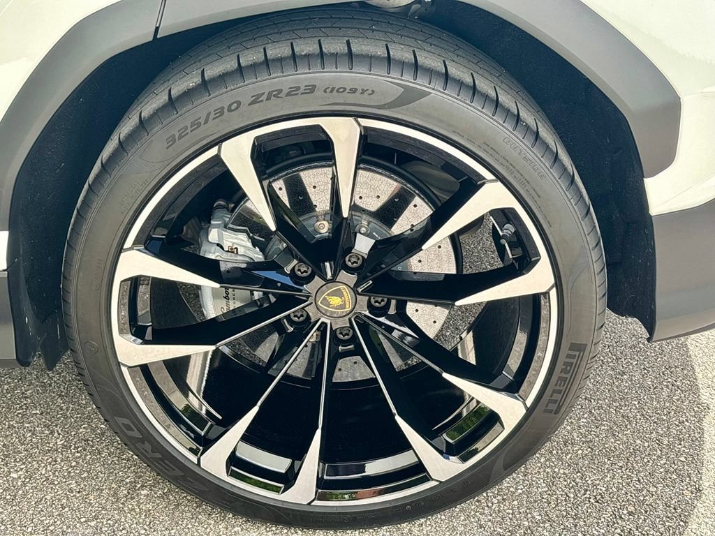 Used 2024 Lamborghini Urus S AWD/4WD image 16