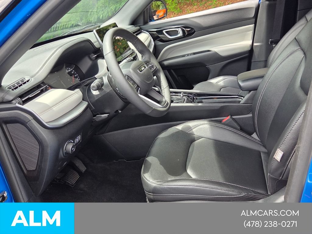 Used 2025 Jeep Compass Limited AWD/4WD image 13