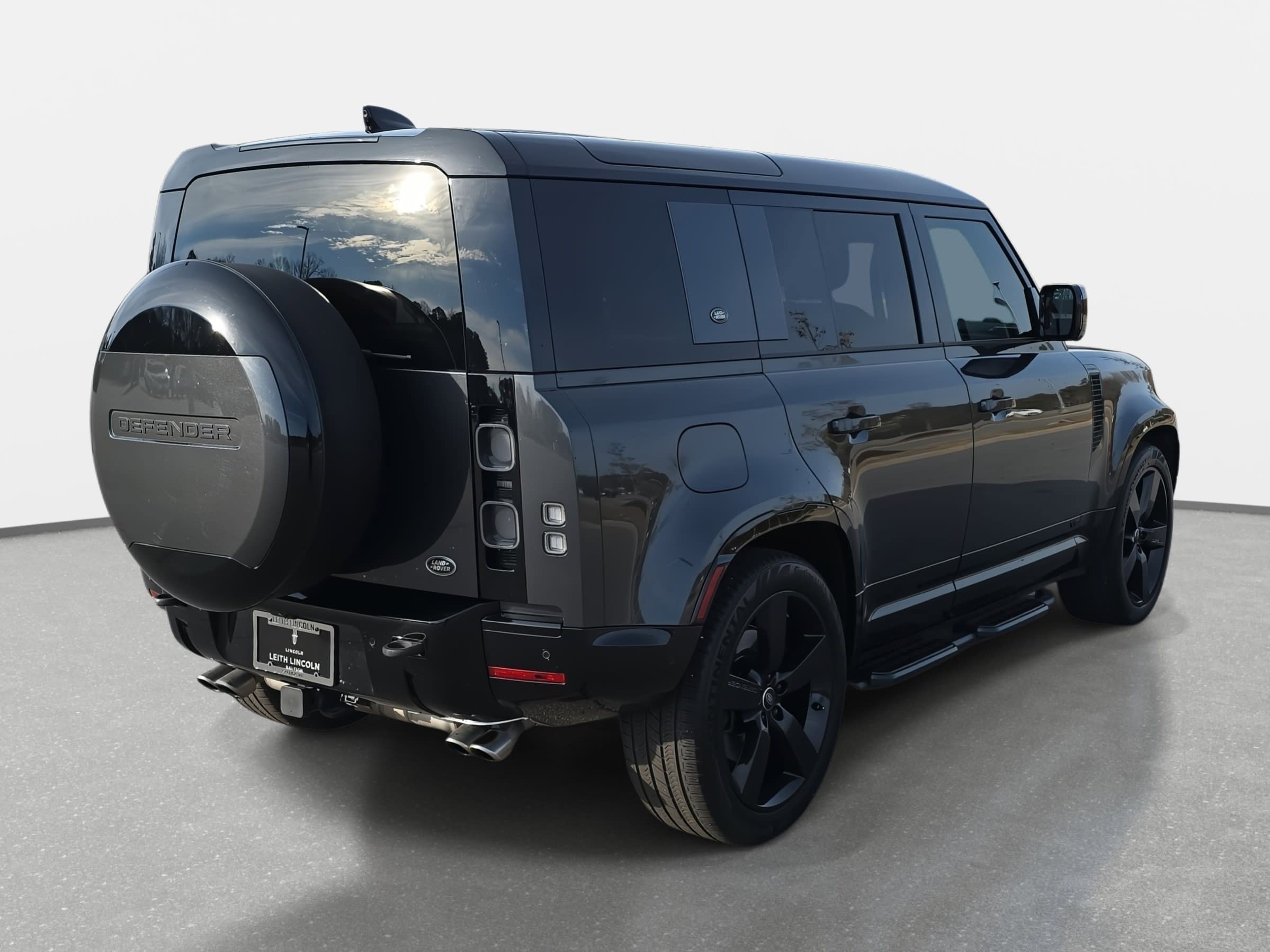 Used 2023 Land Rover Defender 110 V8 image 5