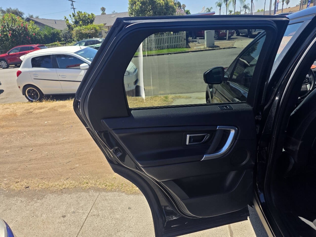 Used 2019 Land Rover Discovery Sport SE AWD/4WD image 13