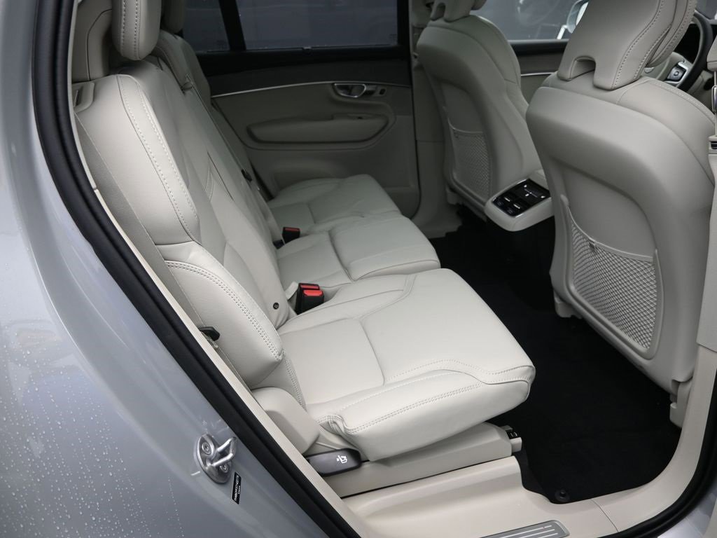 New 2026 Volvo XC90 B6 Ultra image 33