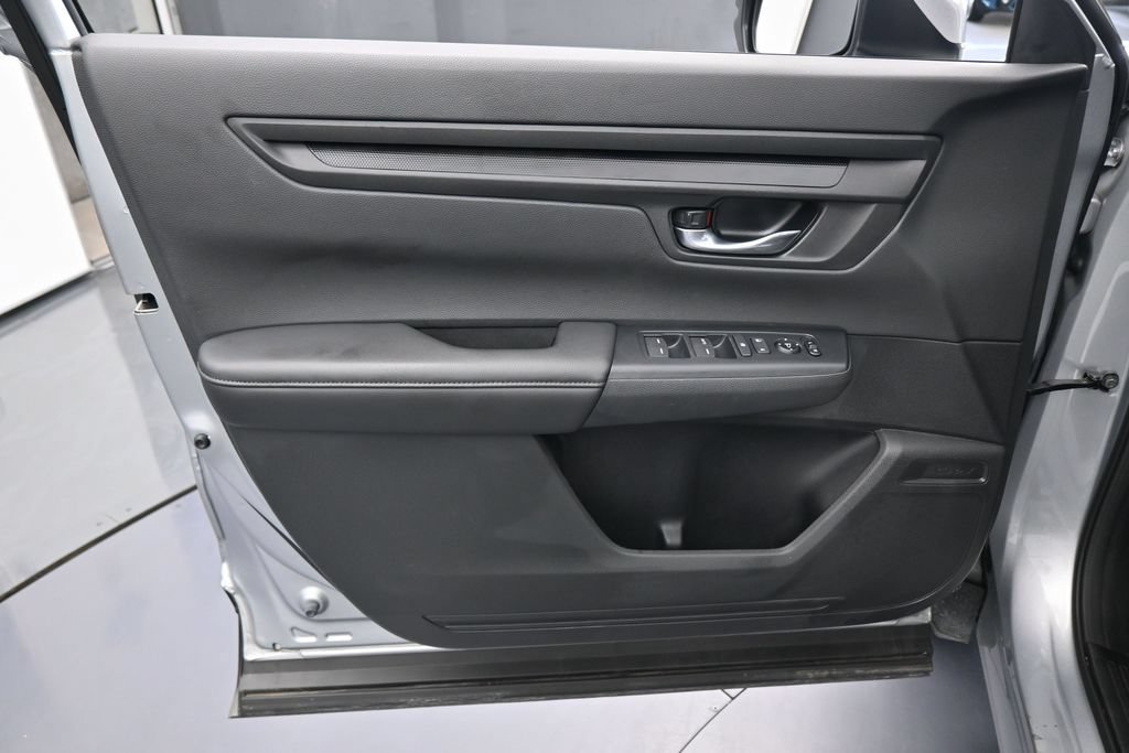 Used 2026 Honda CR-V LX image 12