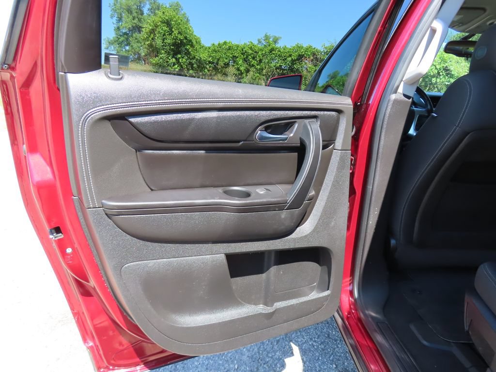 Used 2015 Chevrolet Traverse LT w/ Style and Technology Package FWD image 26