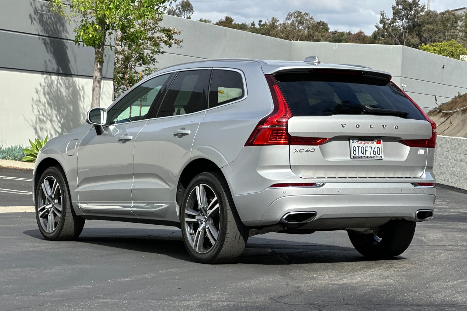 Used 2021 Volvo XC60 T8 Inscription Expression w/ Advanced Package AWD/4WD image 6