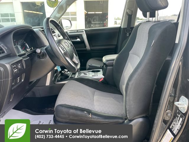 Used 2016 Toyota 4Runner SR5 AWD/4WD image 17