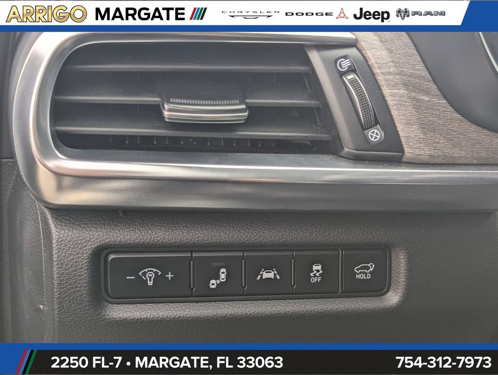 Used 2022 Kia Telluride SX w/ Towing Package FWD image 13