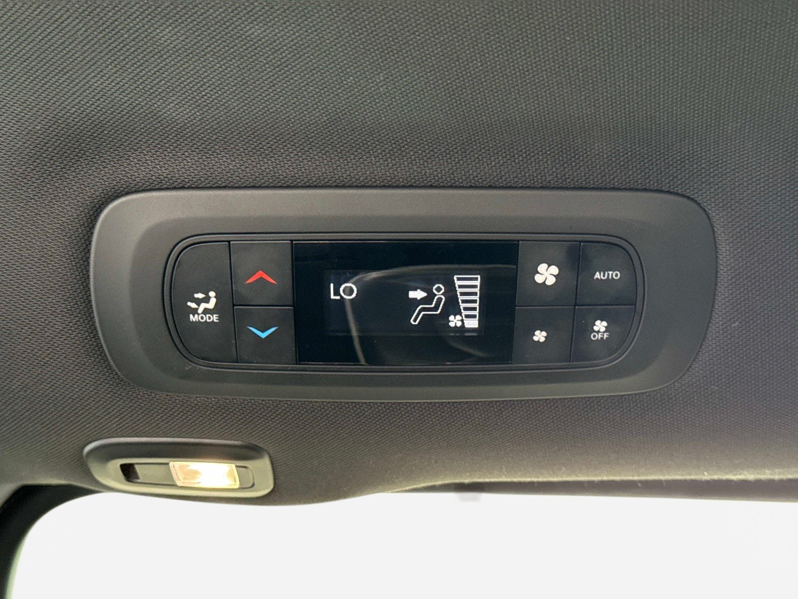 Used 2025 Chrysler Pacifica Limited FWD image 17
