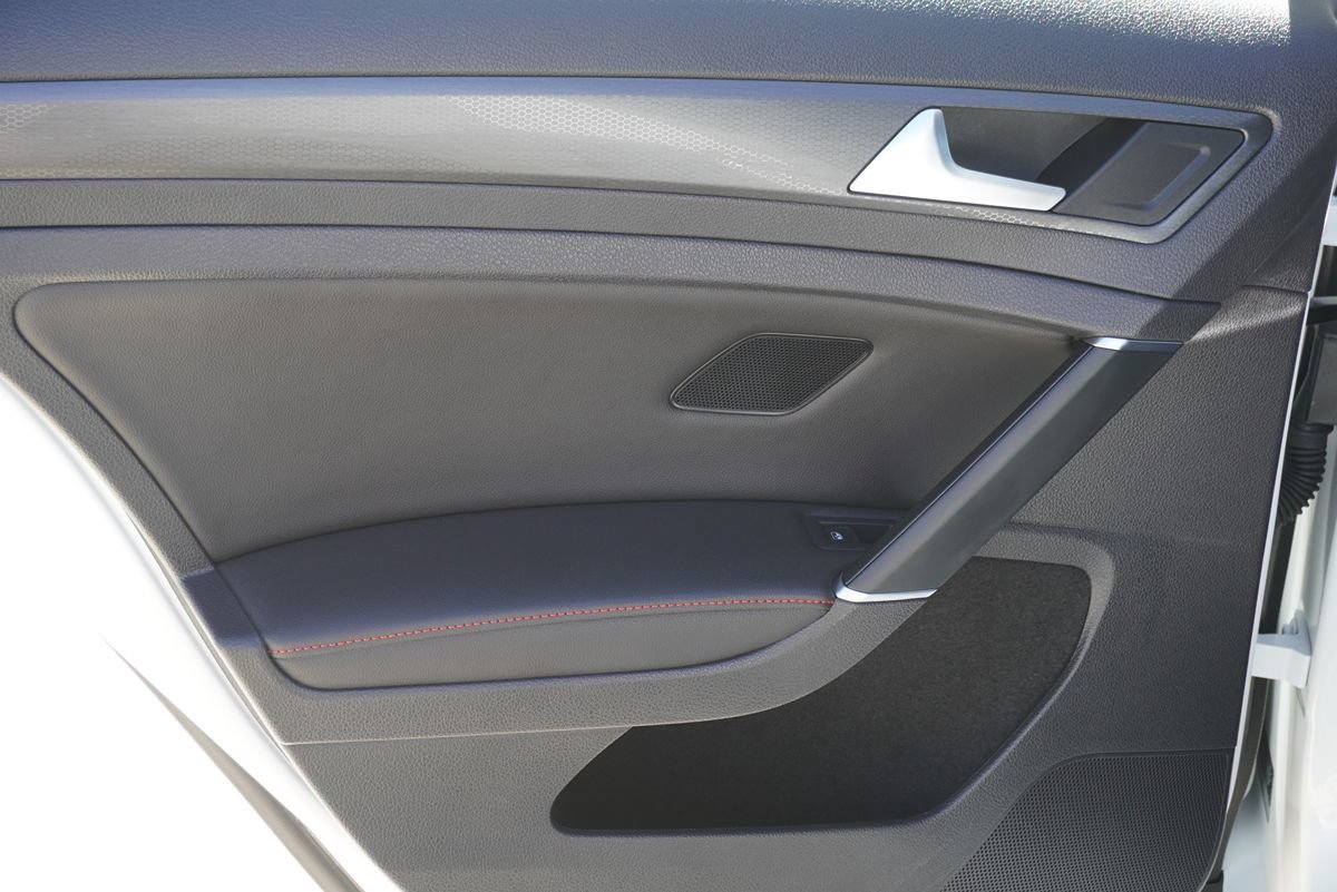 Used 2019 Volkswagen GTI SE FWD image 20