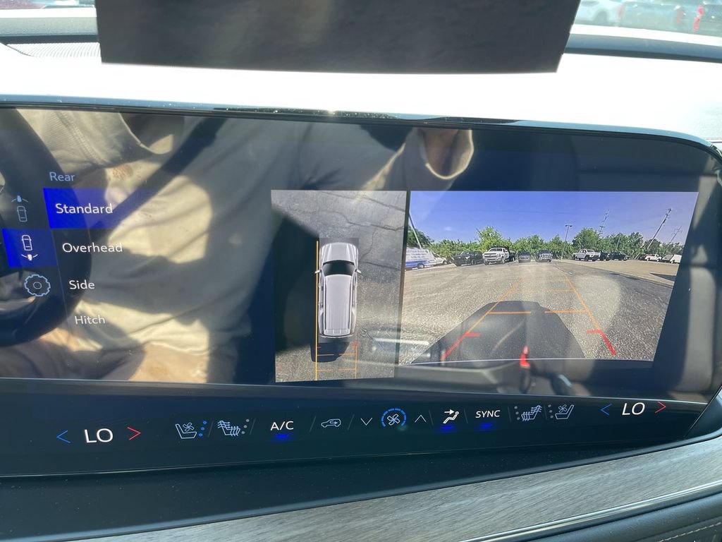 New 2026 Chevrolet Suburban High Country AWD/4WD image 17