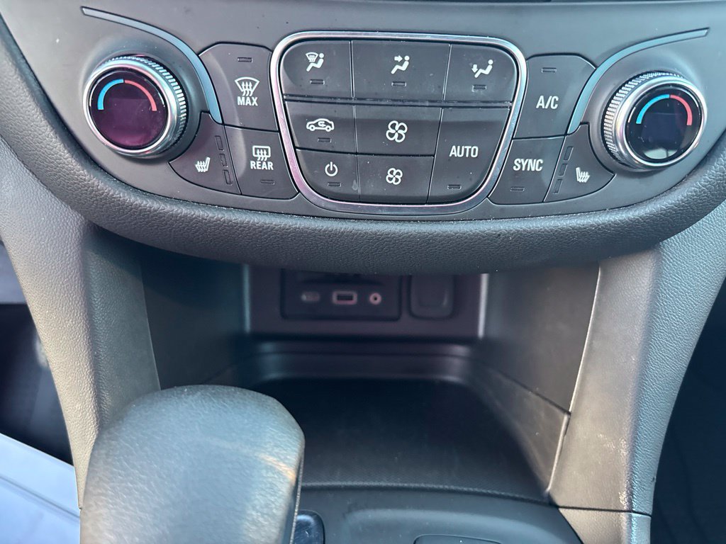 Used 2024 Chevrolet Equinox LT FWD image 21
