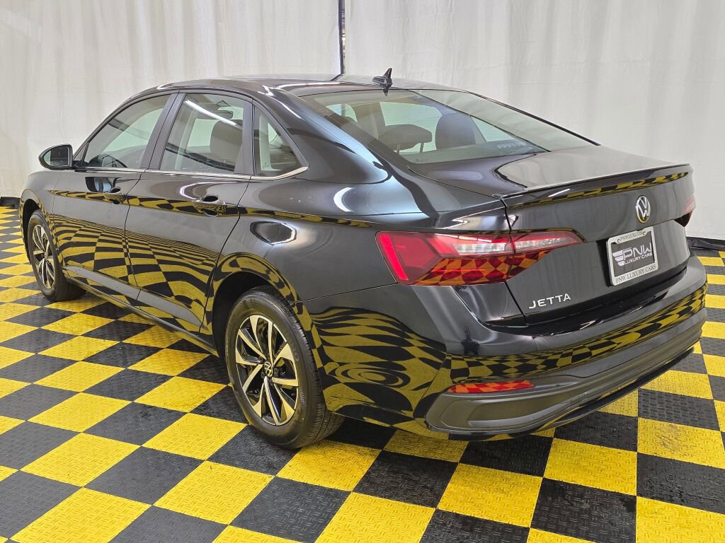 Used 2024 Volkswagen Jetta S image 5