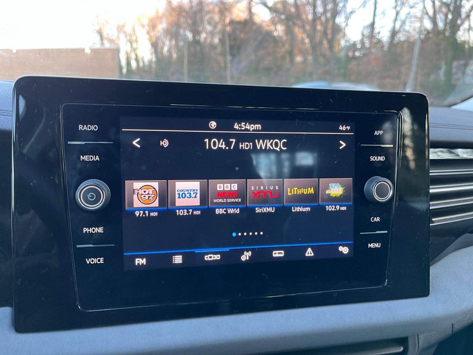 Used 2025 Volkswagen Jetta SE image 21