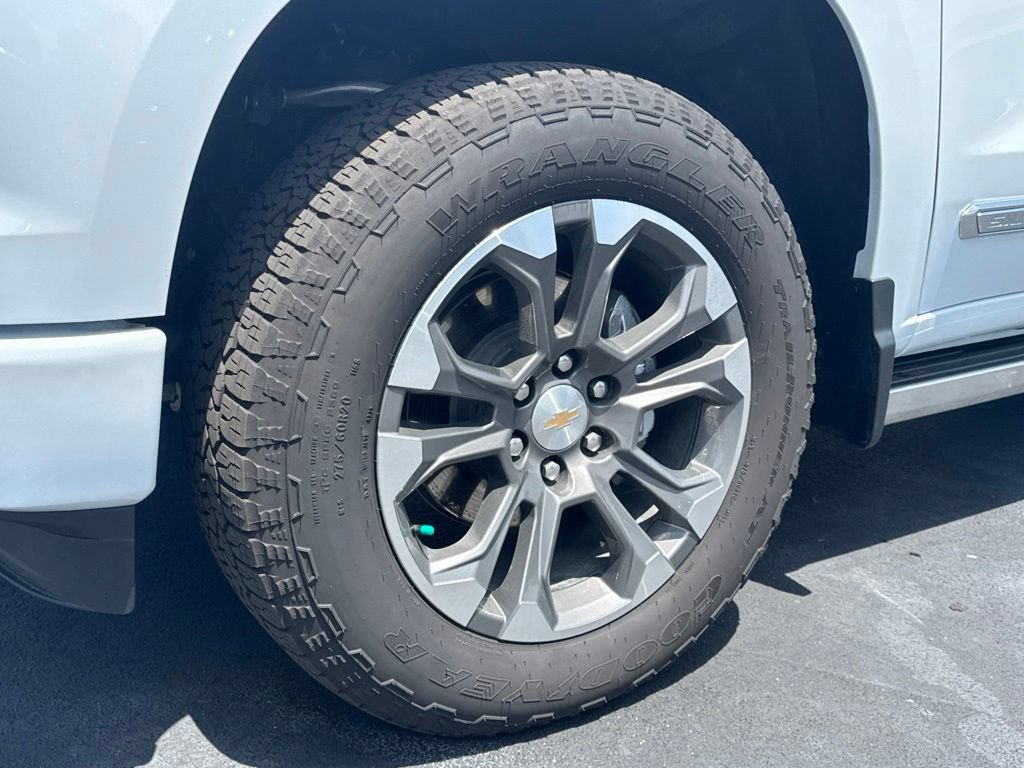 Used 2026 Chevrolet Silverado 1500 High Country w/ Technology Package AWD/4WD image 31
