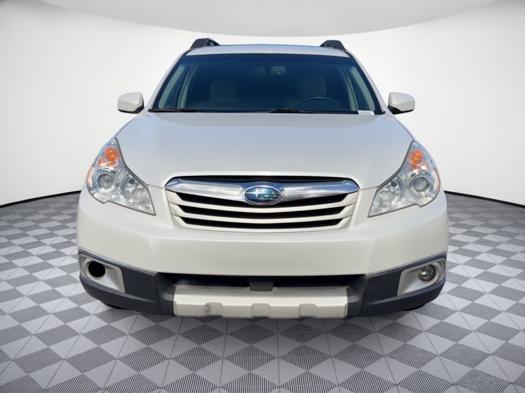 Used 2012 Subaru Outback 3.6R Limited w/ Moonroof Pkg AWD/4WD image 6