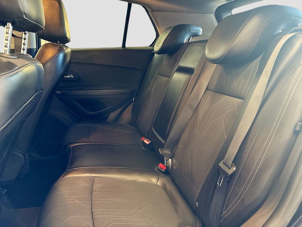 Used 2020 Chevrolet Trax LT w/ LT Convenience Package image 22