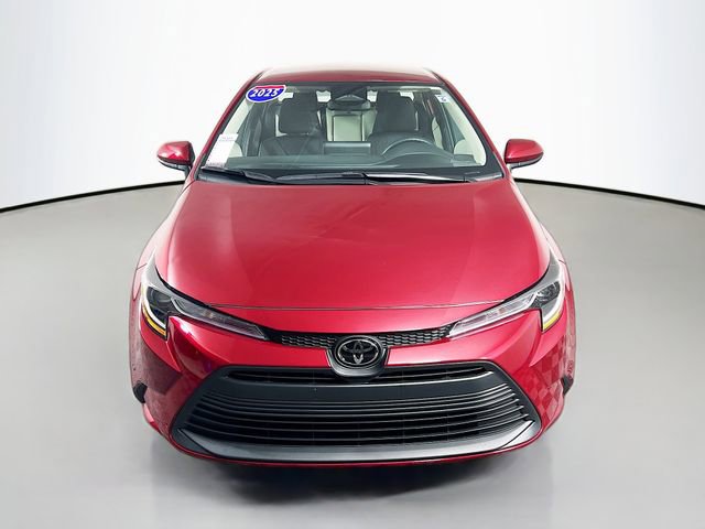 Used 2025 Toyota Corolla LE image 2