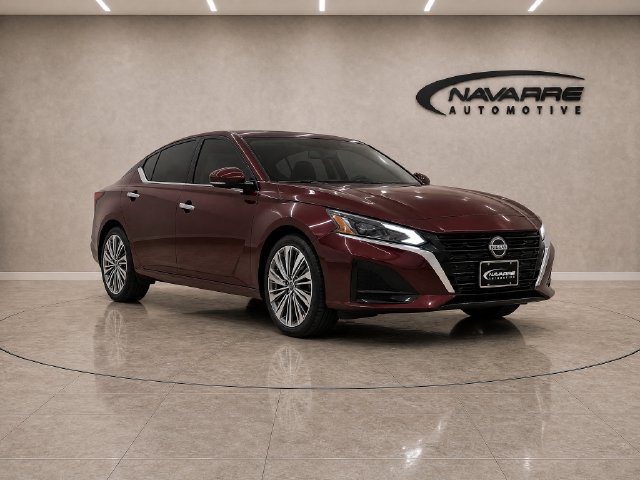 Used 2024 Nissan Altima 2.5 SL FWD image 11