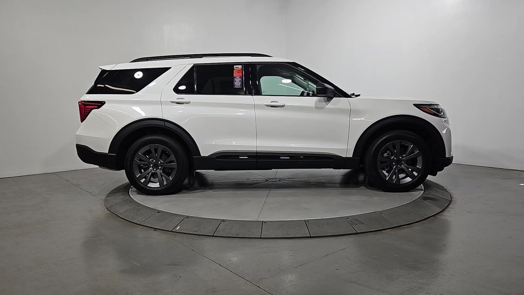 Used 2026 Ford Explorer Active w/ Active Comfort Package AWD/4WD image 7
