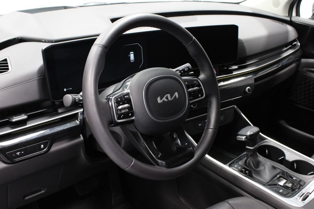 Used 2025 Kia Carnival SX Prestige FWD image 28