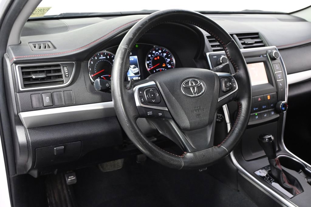 Used 2015 Toyota Camry SE FWD image 10