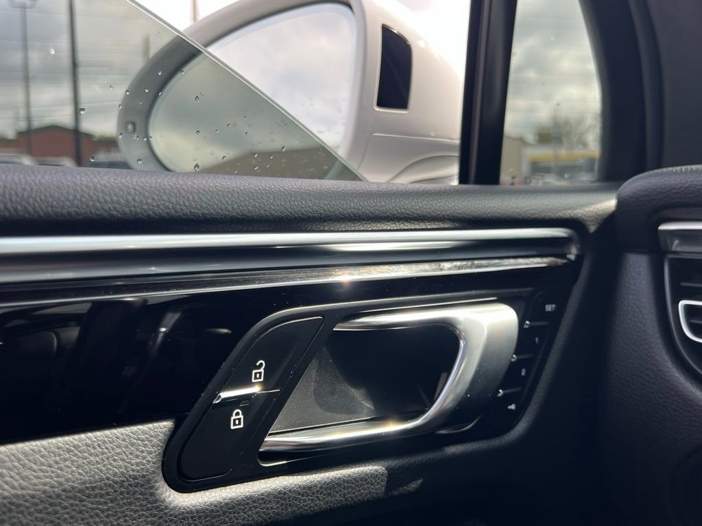 Used 2022 Porsche Macan image 47