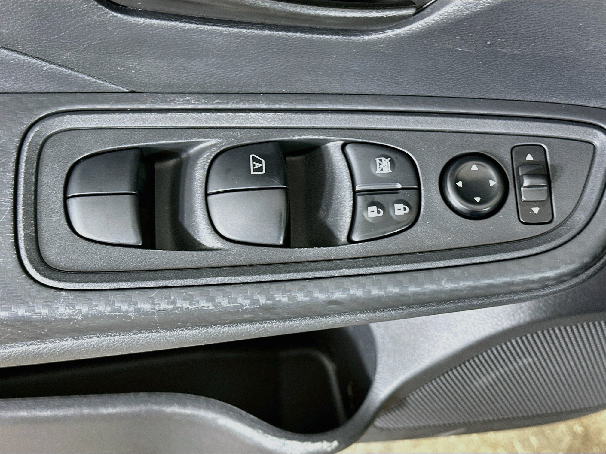 Used 2025 Nissan Versa S w/ S Plus Package FWD image 15