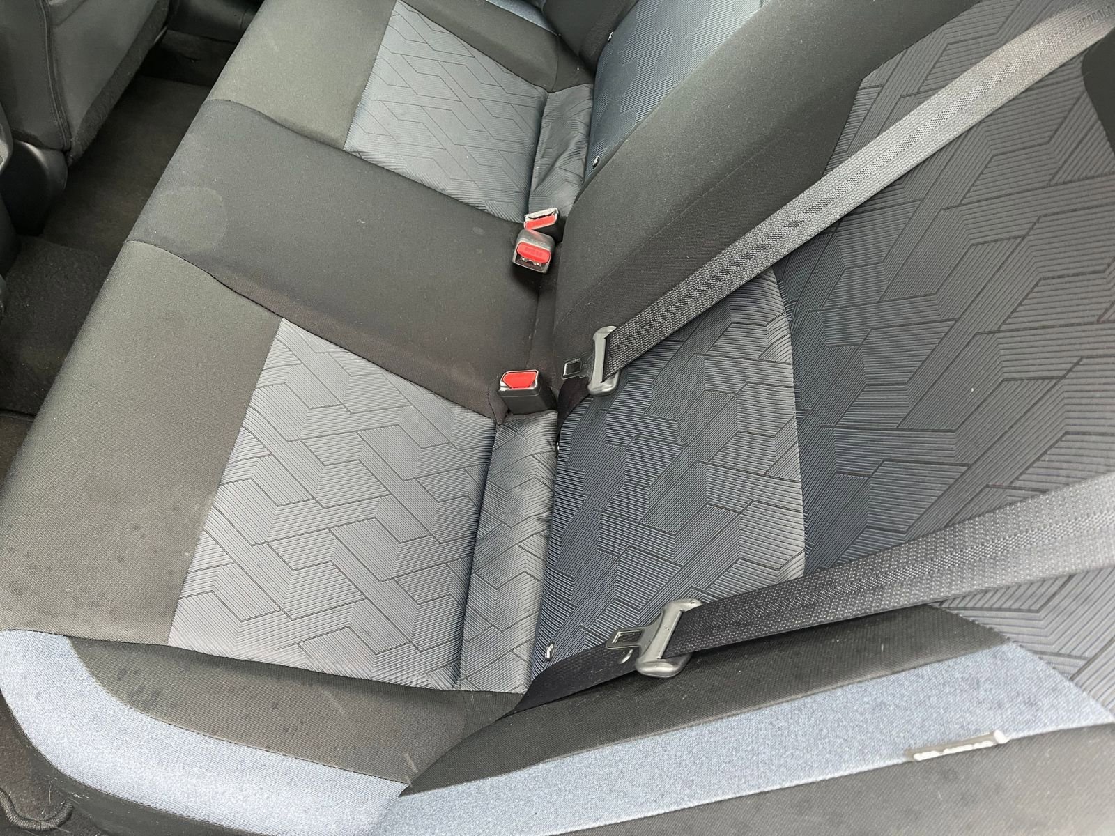 Used 2025 Nissan Versa SV FWD image 35
