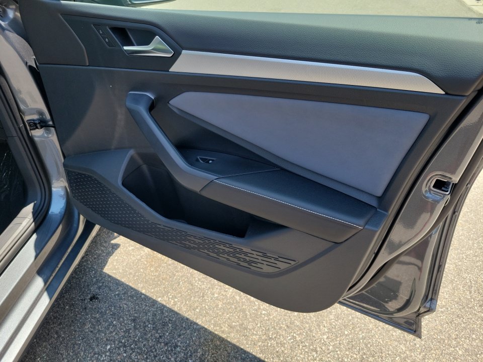 New 2026 Volkswagen Jetta SE FWD image 31