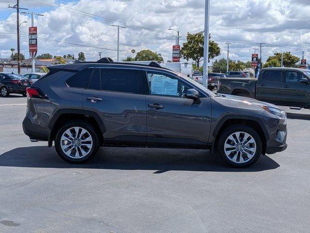 Used 2025 Toyota RAV4 XLE Premium FWD image 4